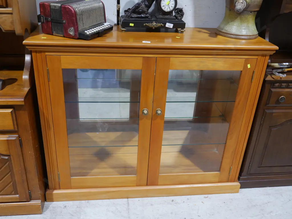 Display cabinet Image 1++