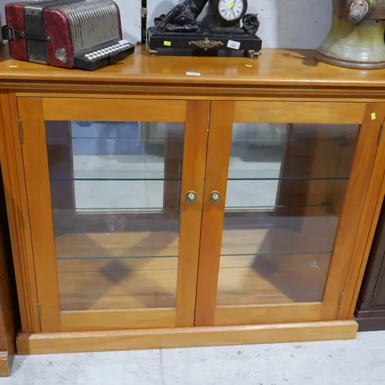 Display cabinet