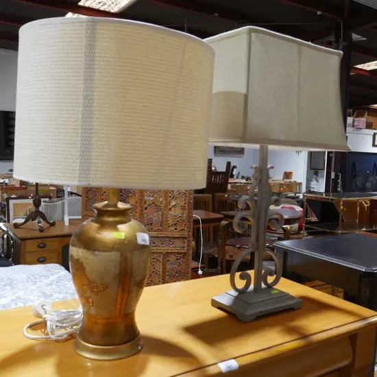 2 table lamps