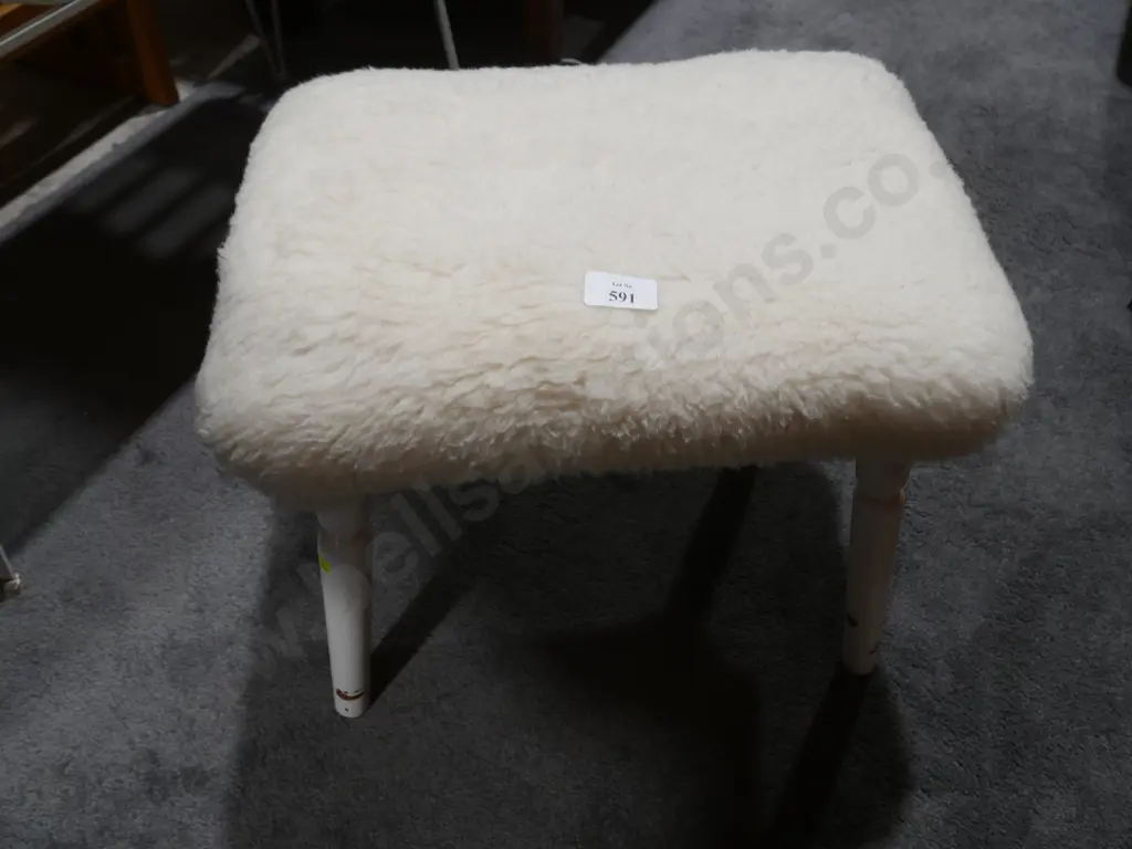 Foot stool Image 1++