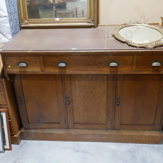 Writing slope large desk