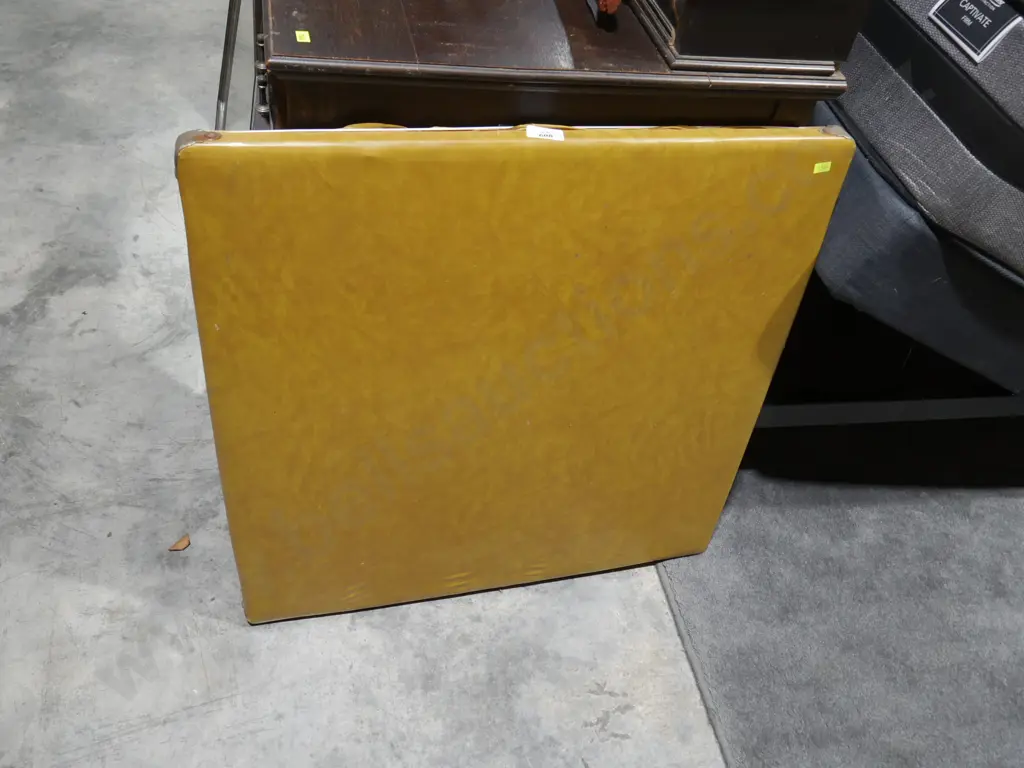 Card table Image 1++