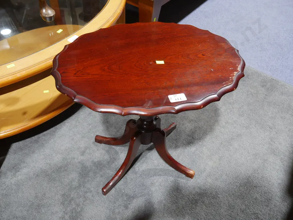 Wine table Image 1++