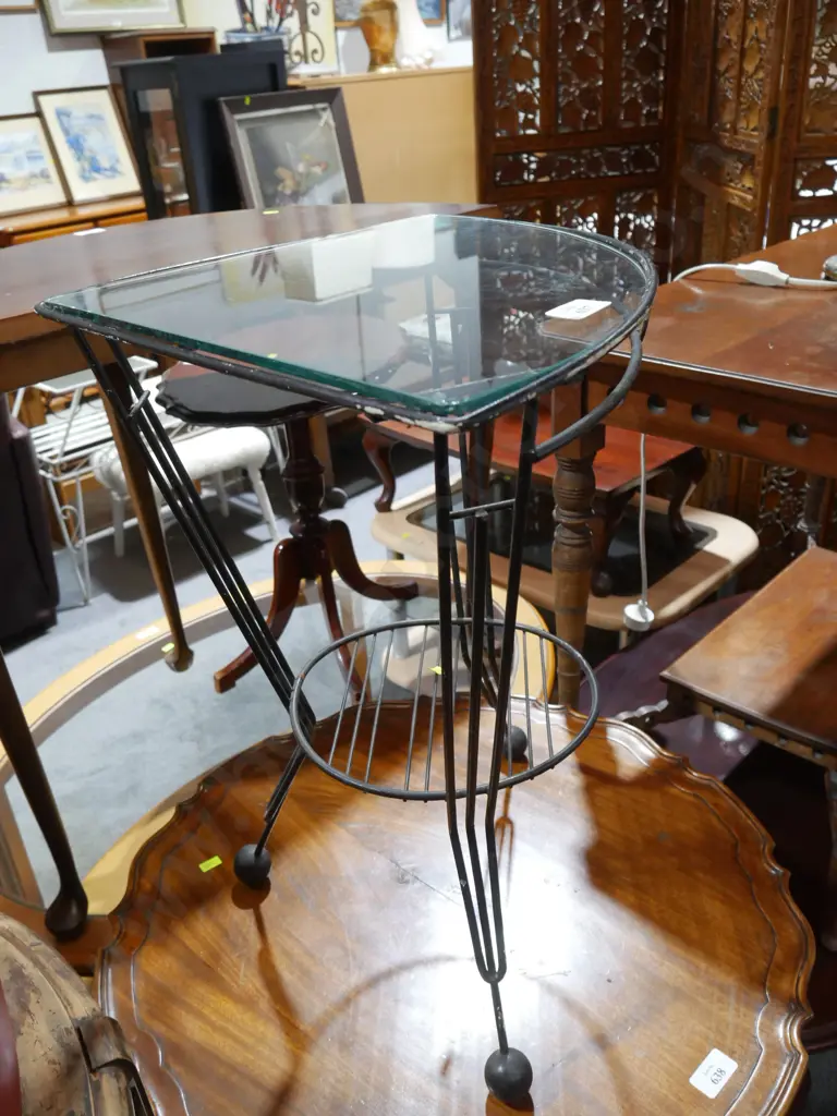 Glass top plant table Image 1++