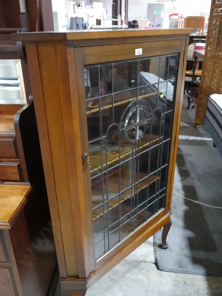 Lead light corner cabinet Image 1++