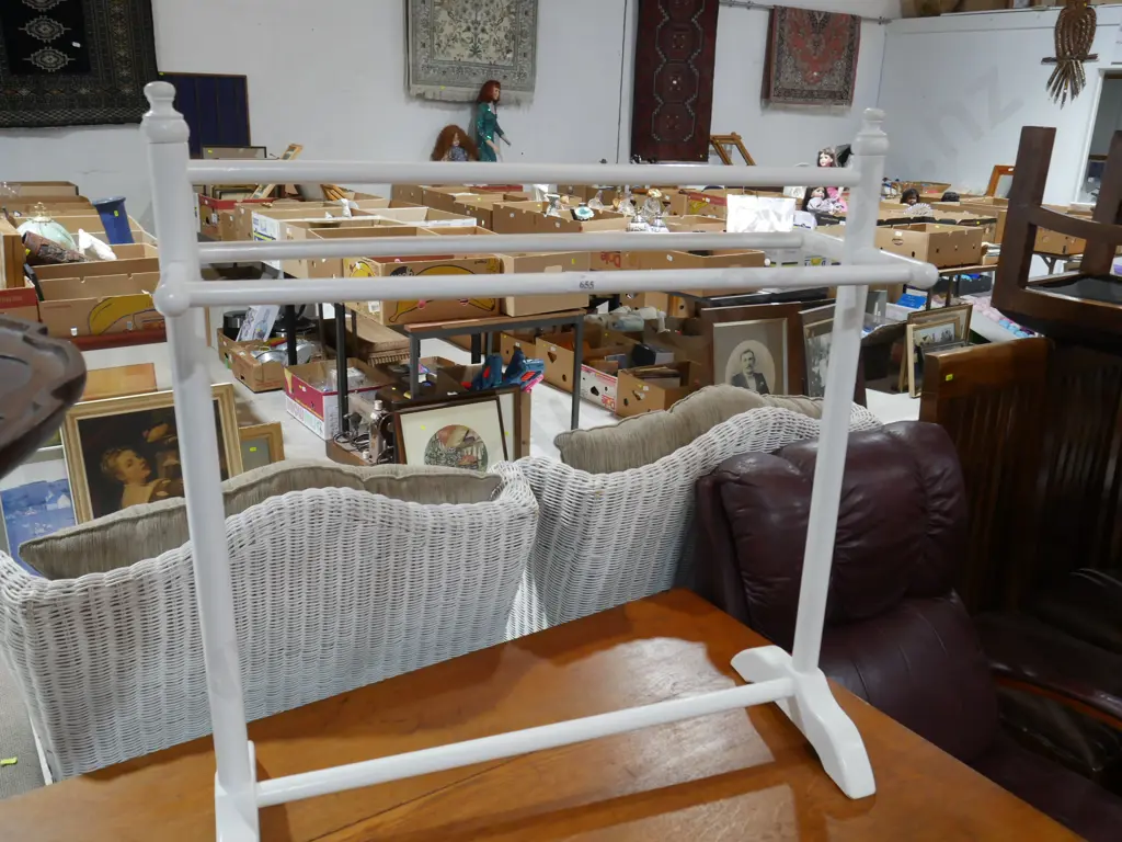 White towel rail Image 1++