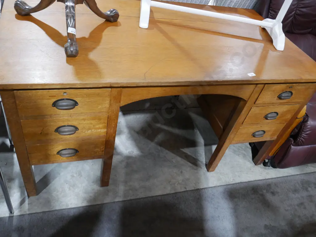 Office desk Image 1++