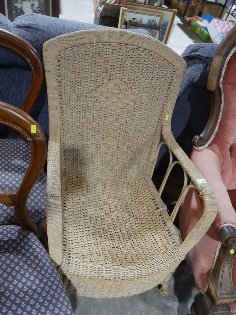 Wicker armchair Image 1++