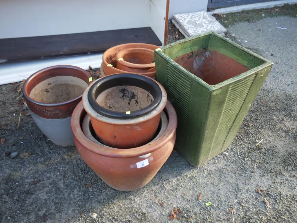 Assorted plant pots Image 1++