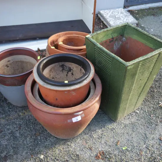 Assorted plant pots