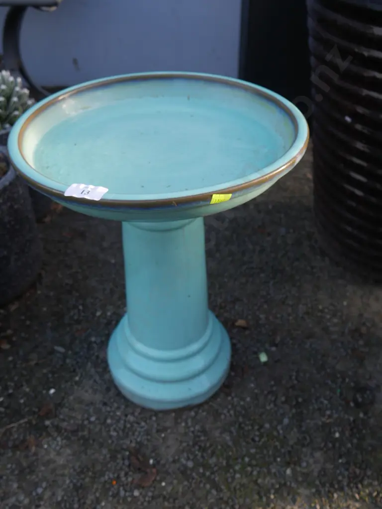 Bird bath Image 1++