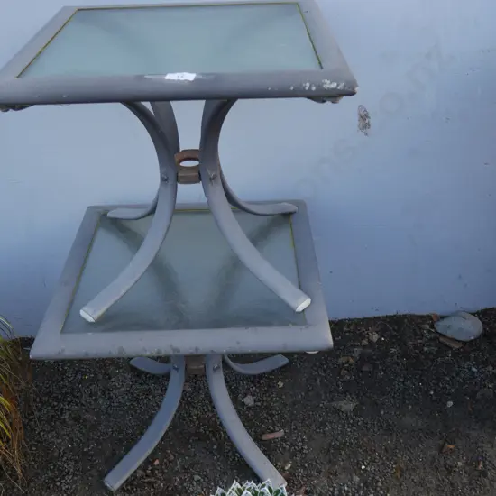 2 outdoor side tables