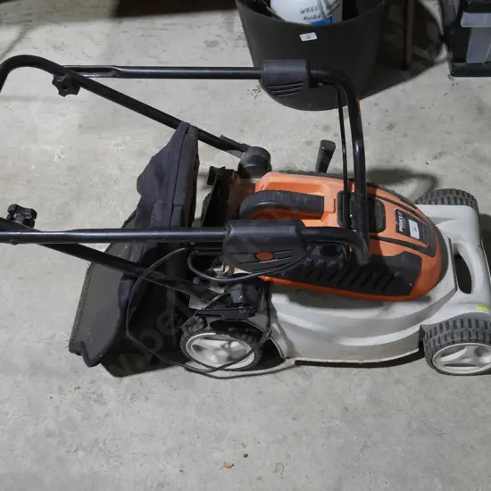 Electric lawn mower