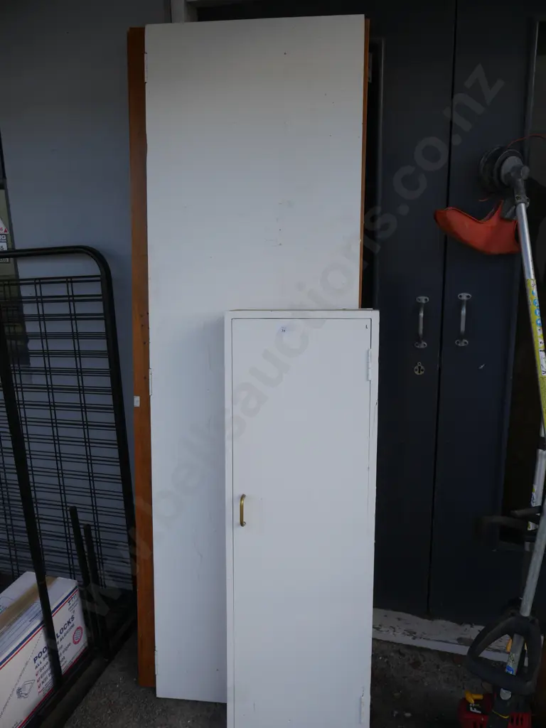 3 wooden doors, cabinet Image 1++