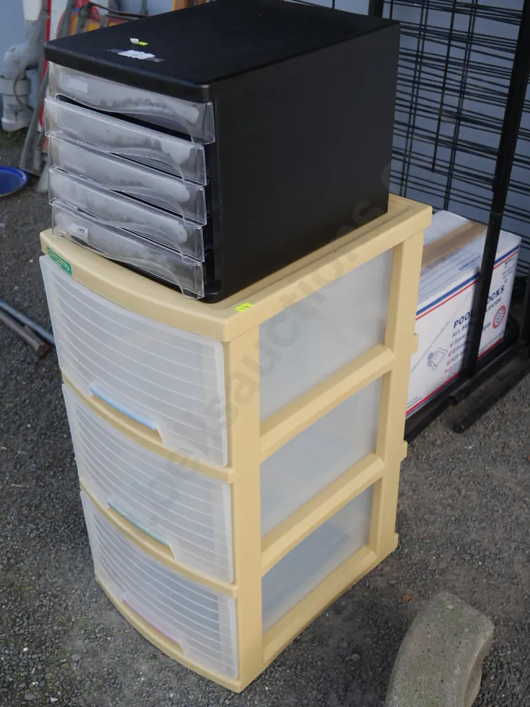 Plastic drawers Image 1++