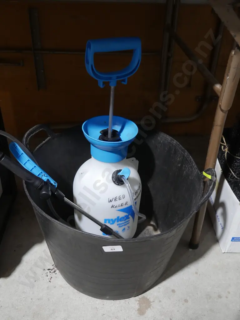 Lawn sprayer Image 1++