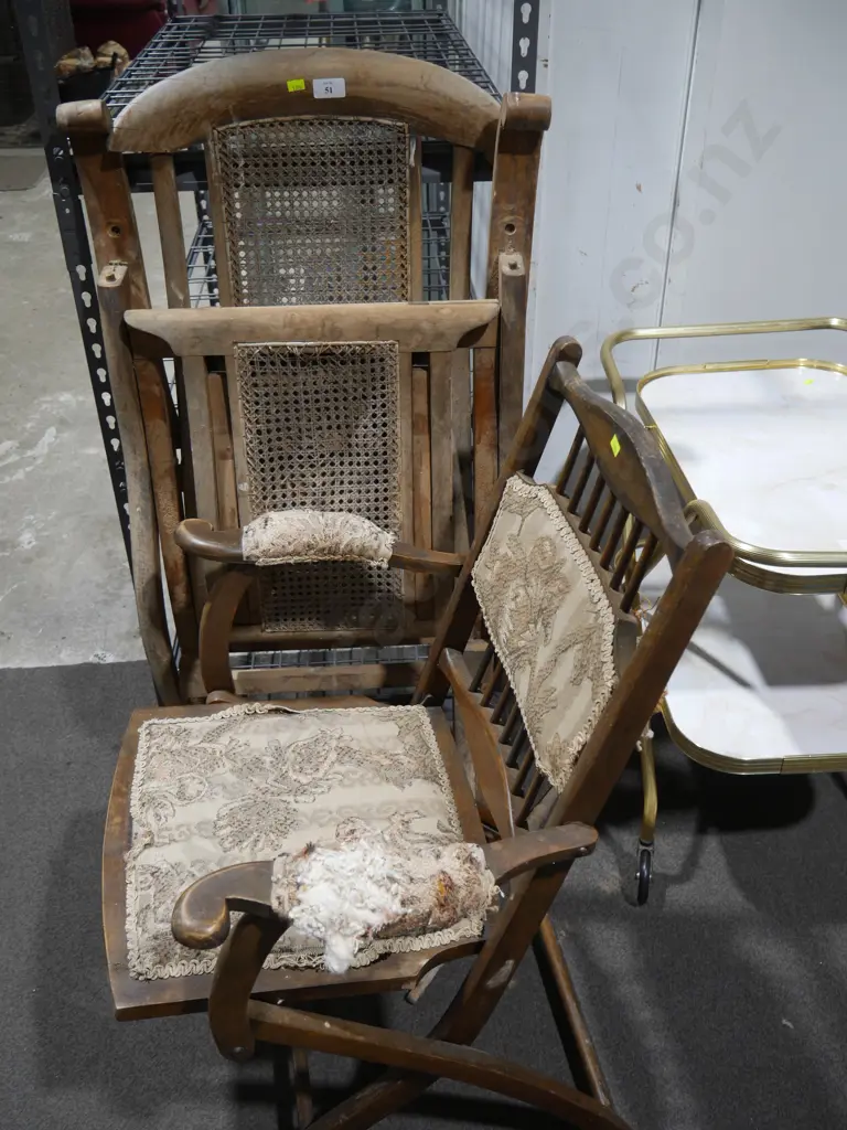 2 folding wooden chairs Image 1++