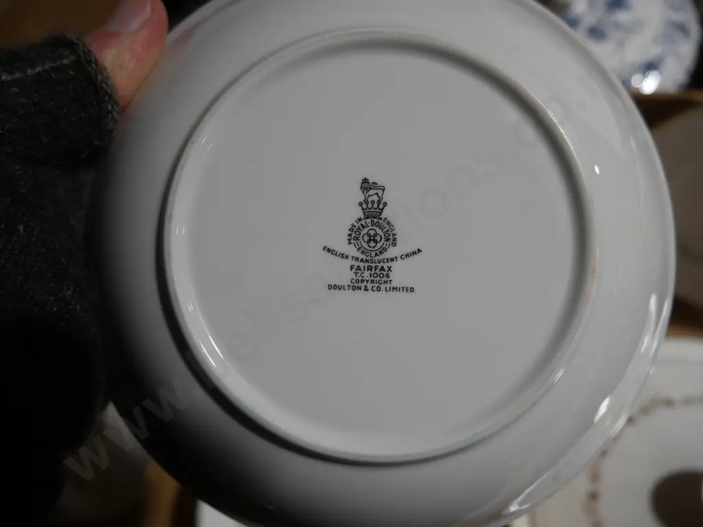 2 boxes of Royal Doulton dinnerware Image 1++