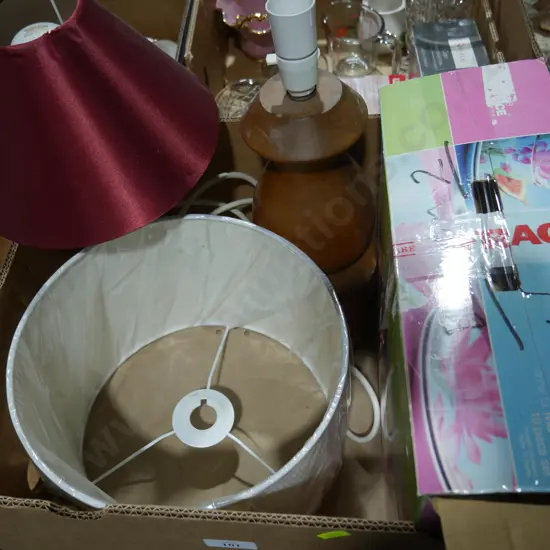 Table lamps, dinnerware