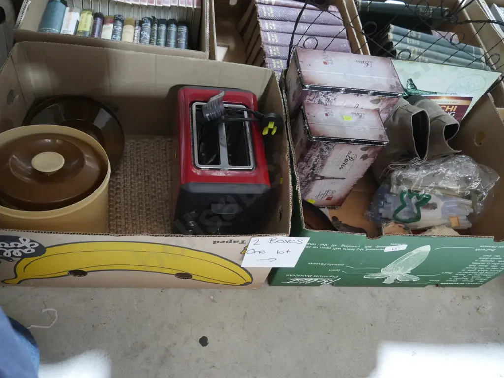 Two boxes of kitchenware etc Image 1++