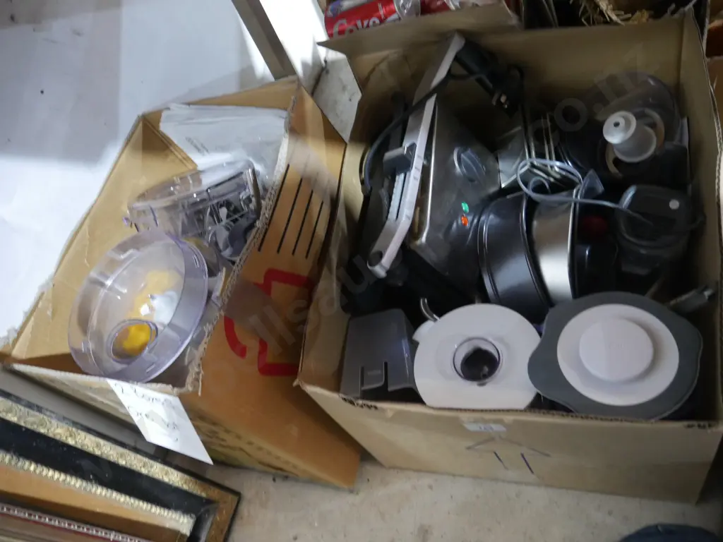 Two boxes of kitchen appliances etc Image 1++