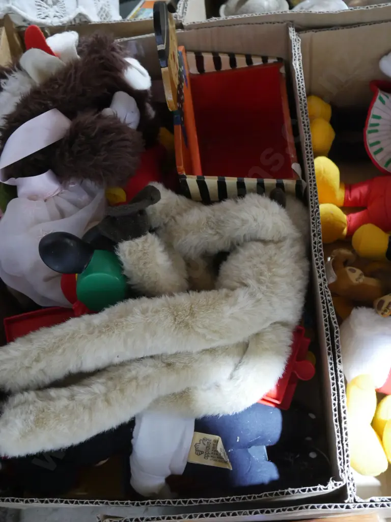 Three boxes of vintage toys Image 1++