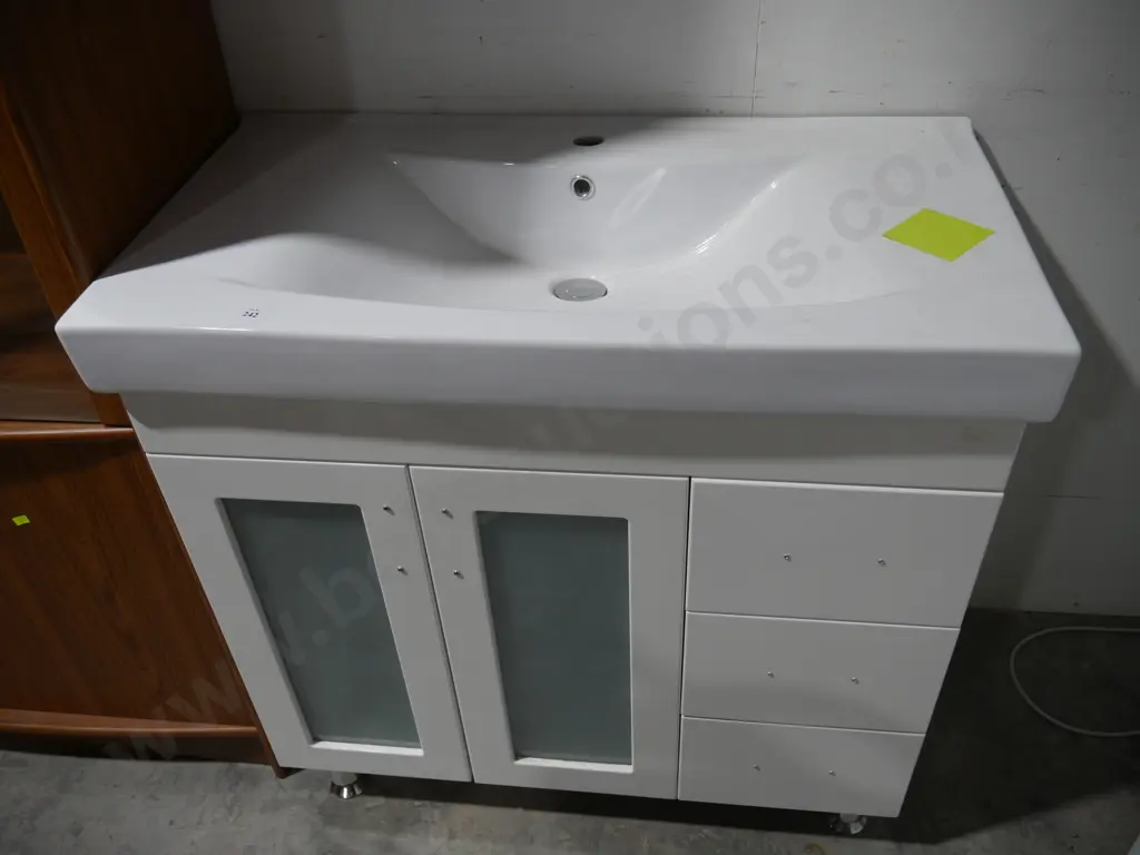 New bathroom vanity unit Image 1++