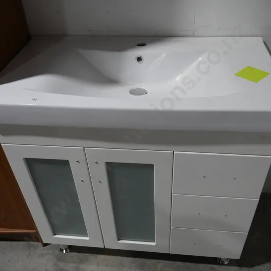 New bathroom vanity unit