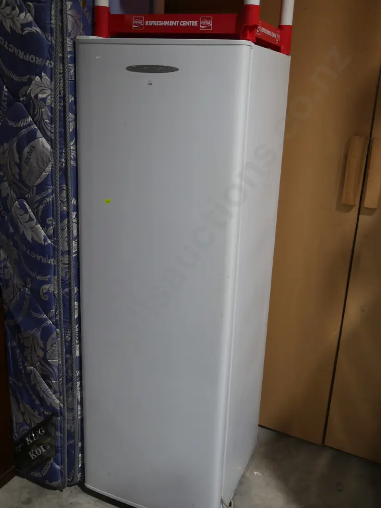 Fisher & Paykel upright freezer Image 1++