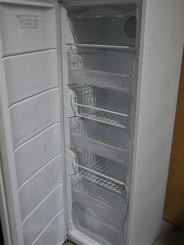 Fisher & Paykel upright freezer Image 1++