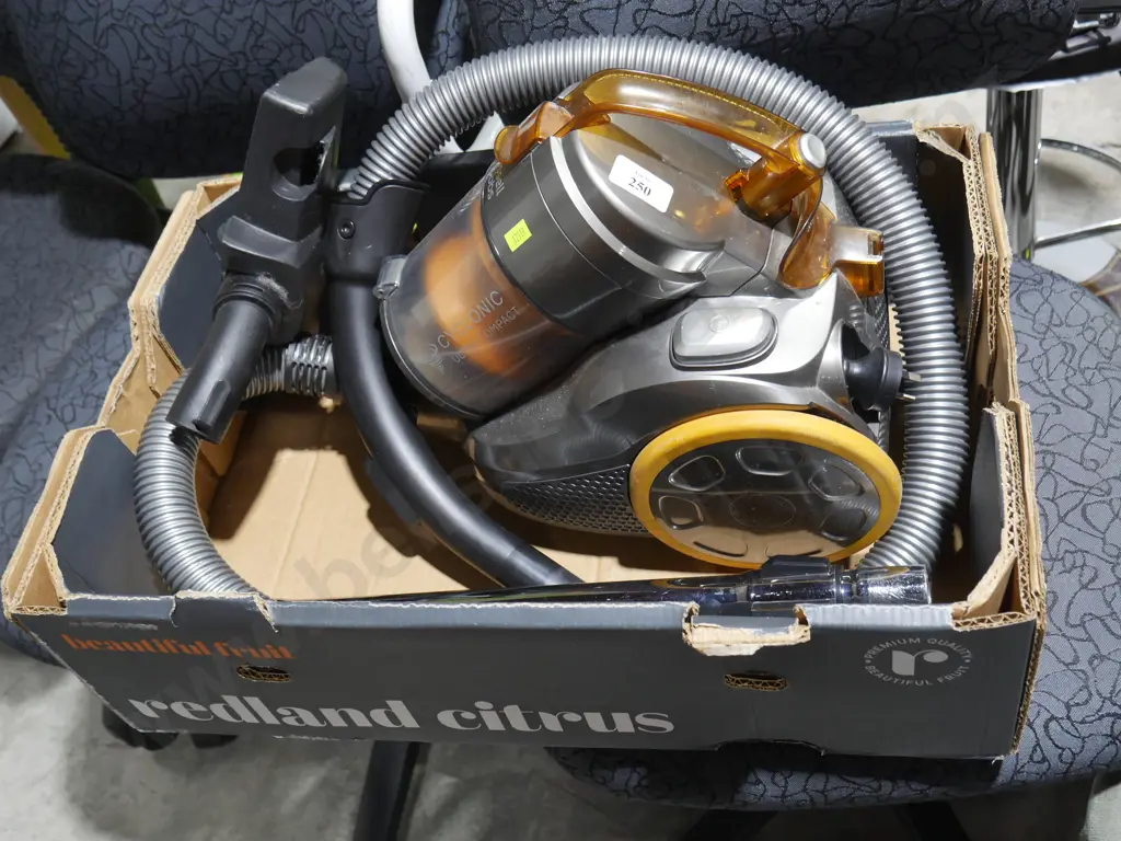 Russell and Hobbs vacuum cleaner Image 1++