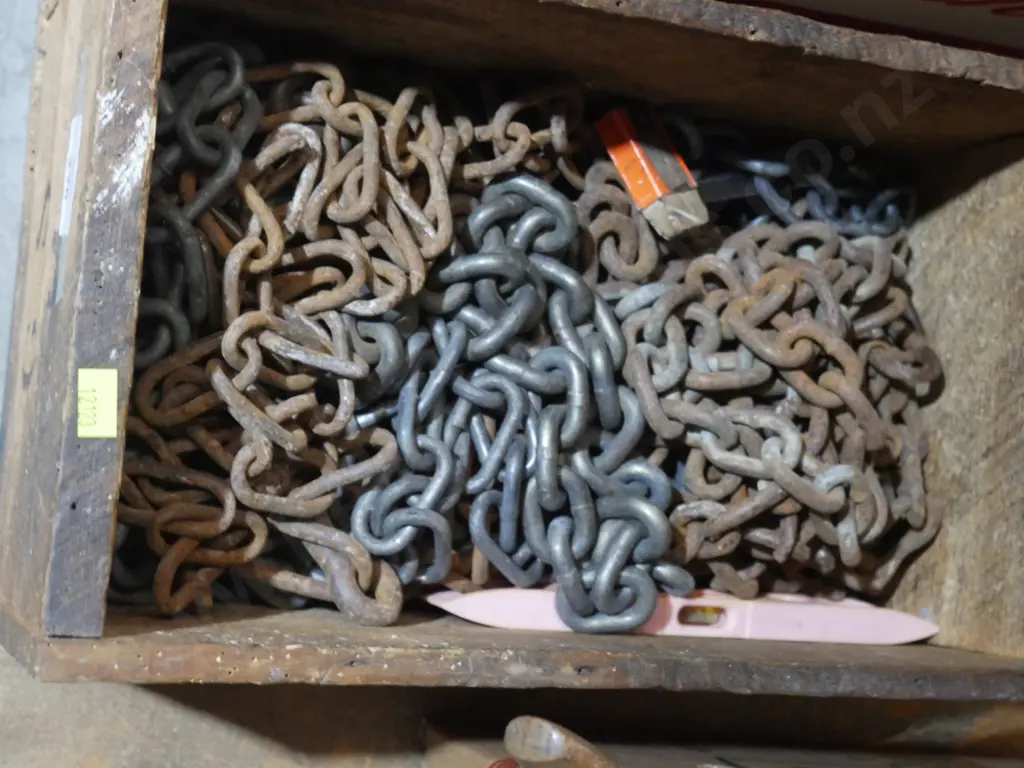Chains Image 1++