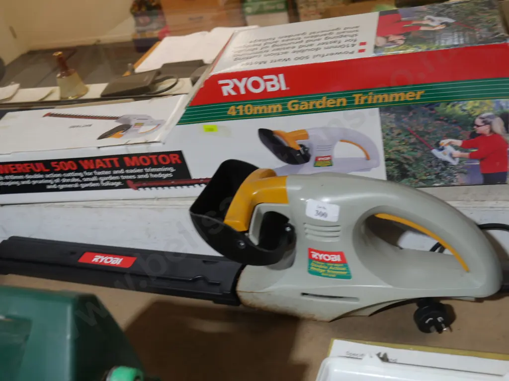 Ryobi hedge trimmer Image 1++