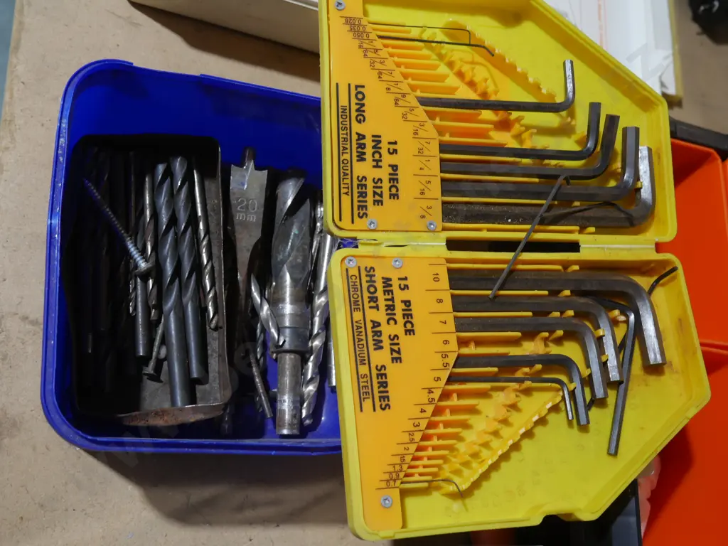 Allen keys, drill bits Image 1++