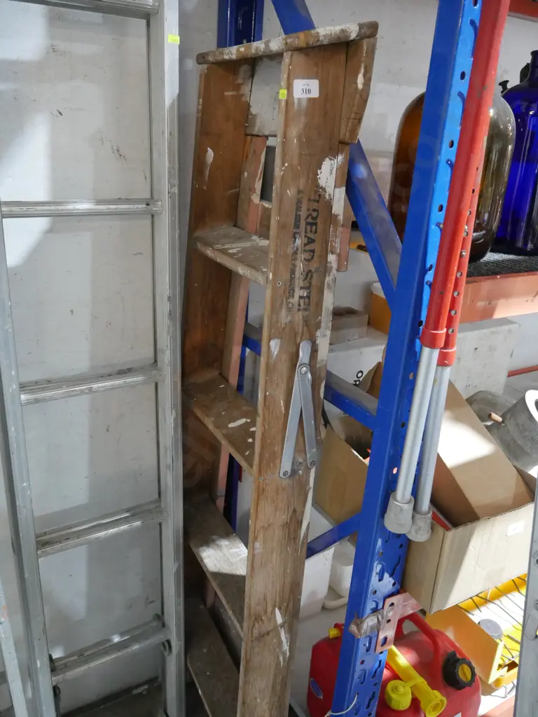 Wooden ladder Image 1++