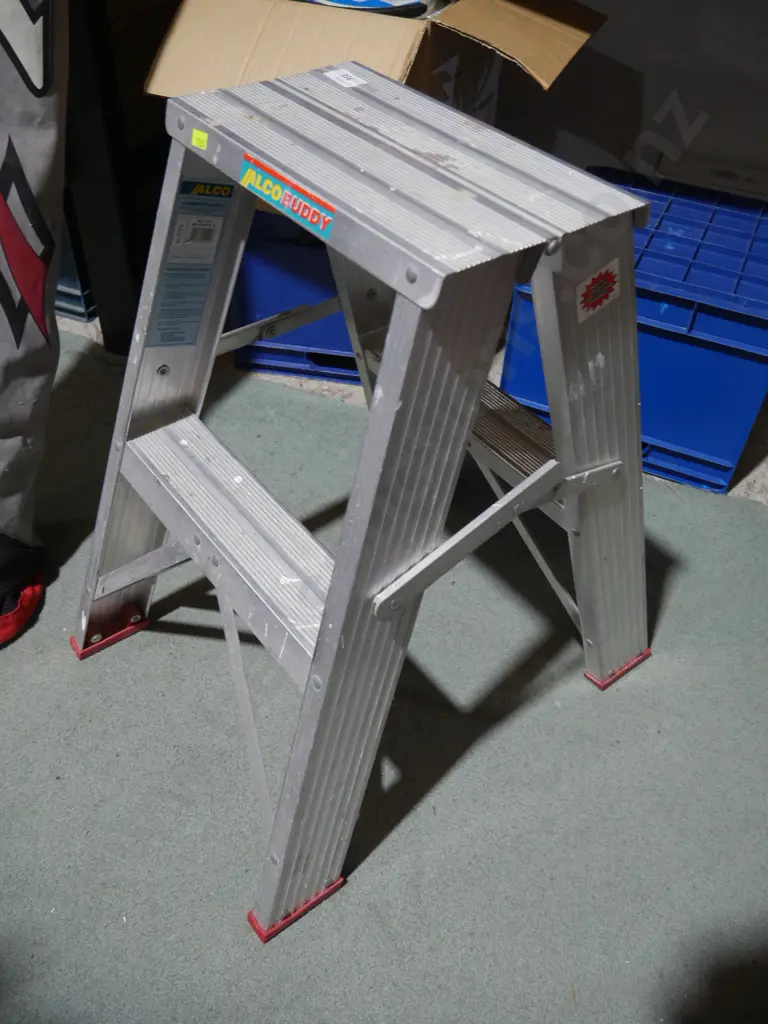 Alco 2 step ladder Image 1++