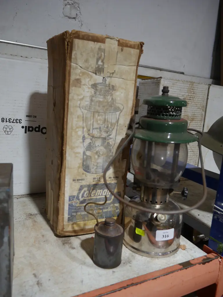 Coleman lantern Image 1++
