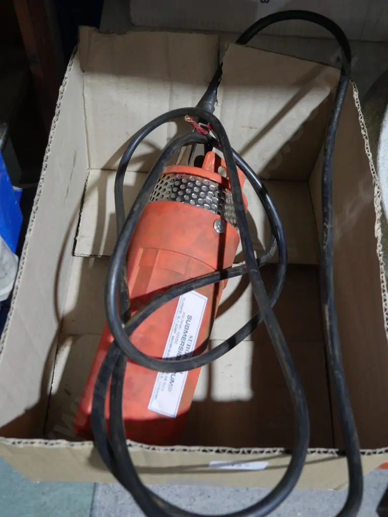 Submissible water pump Image 1++