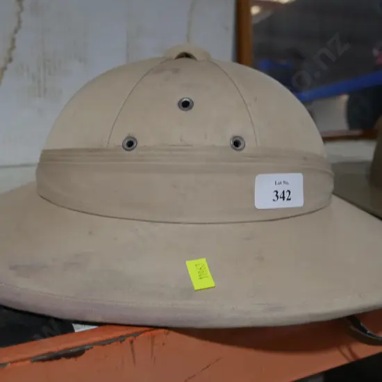 Safari hat