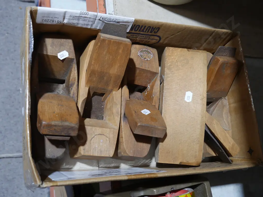 Assorted wood planes Image 1++