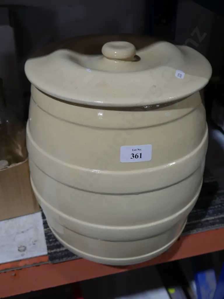 Stoneware lidded barrel storage crock Image 1++