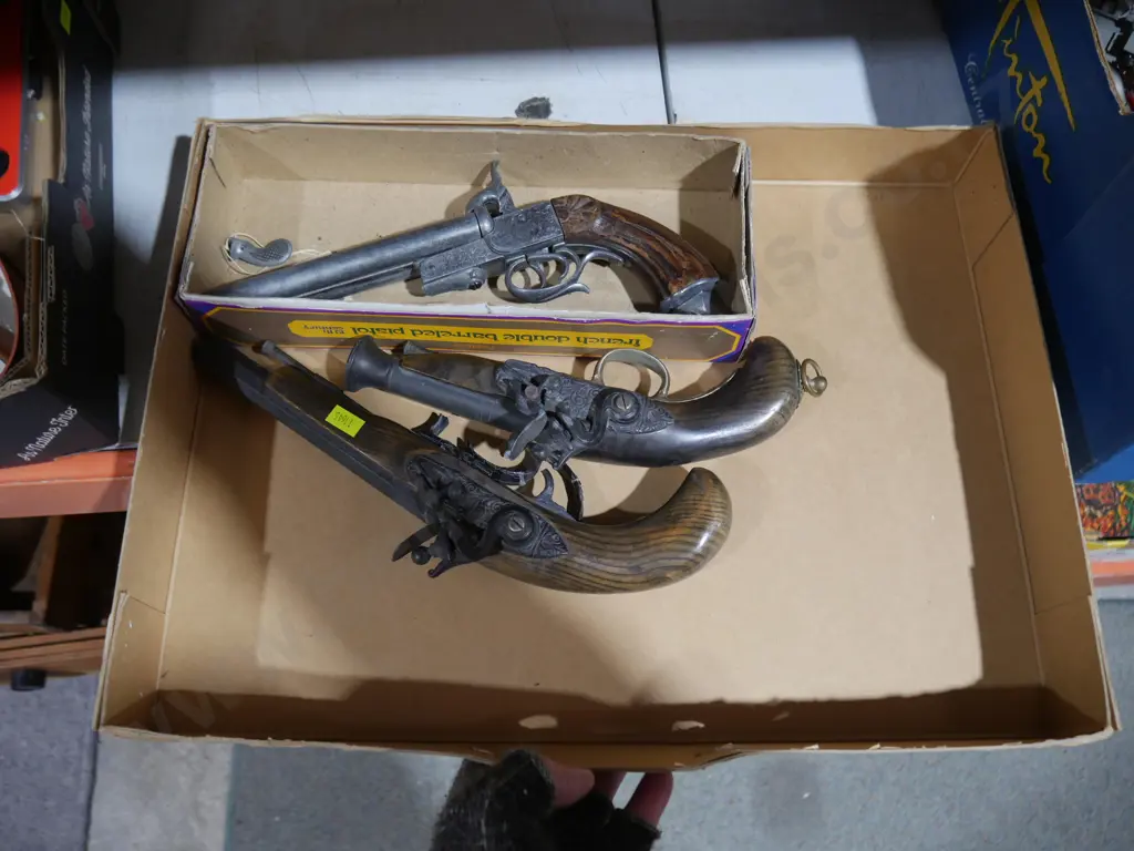 Replica pistols Image 1++
