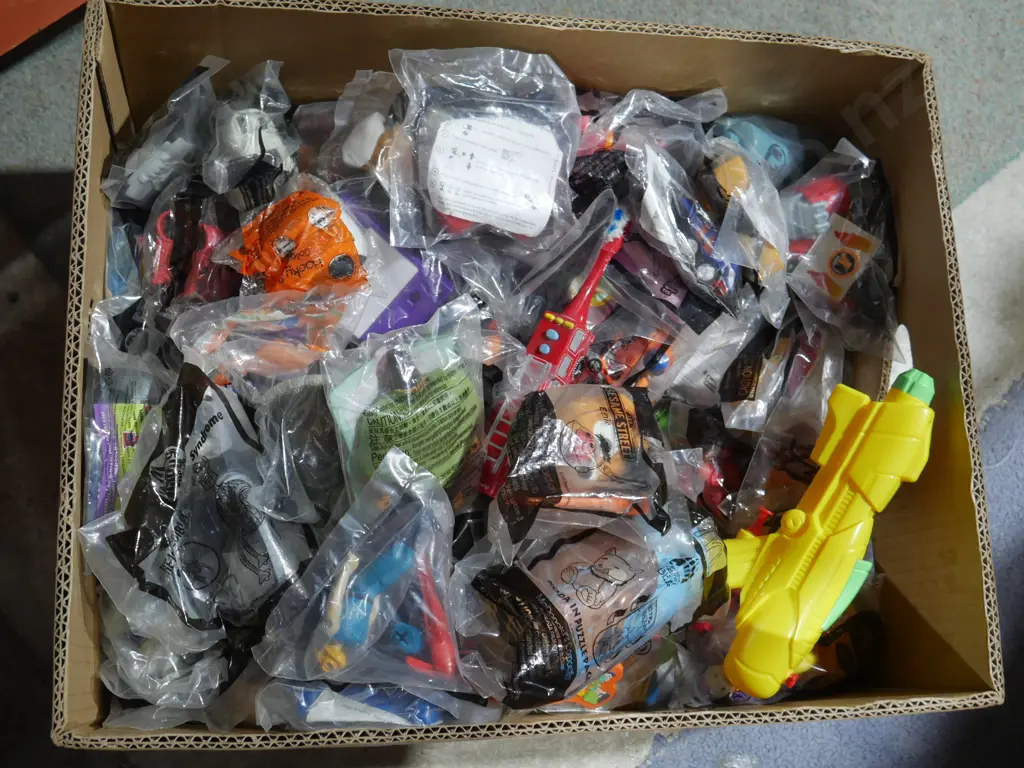 Assorted McDonald's toys Image 1++