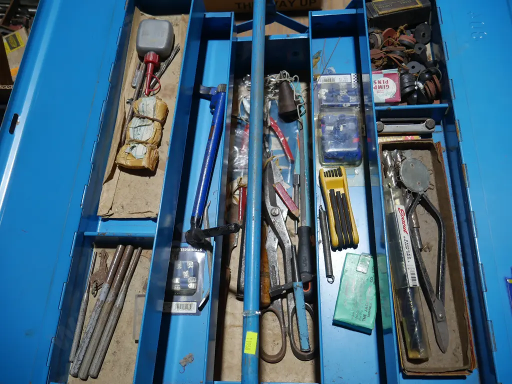 Toolbox and contents Image 1++