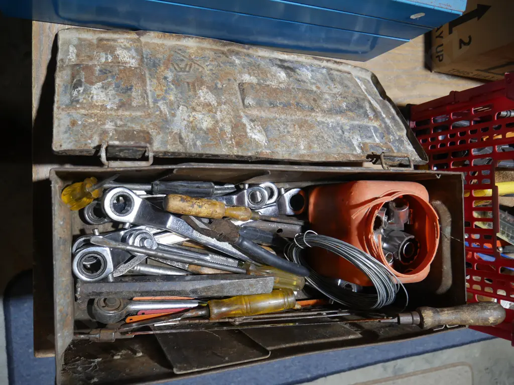 Toolbox and contents Image 1++