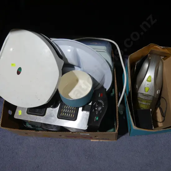 Deep fryer, sandwich grill, Kambrook hand vac etc