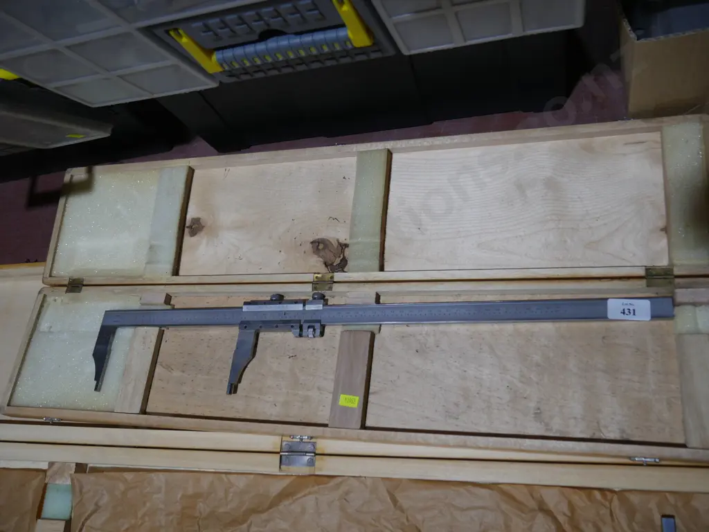 Set of calipers Image 1++