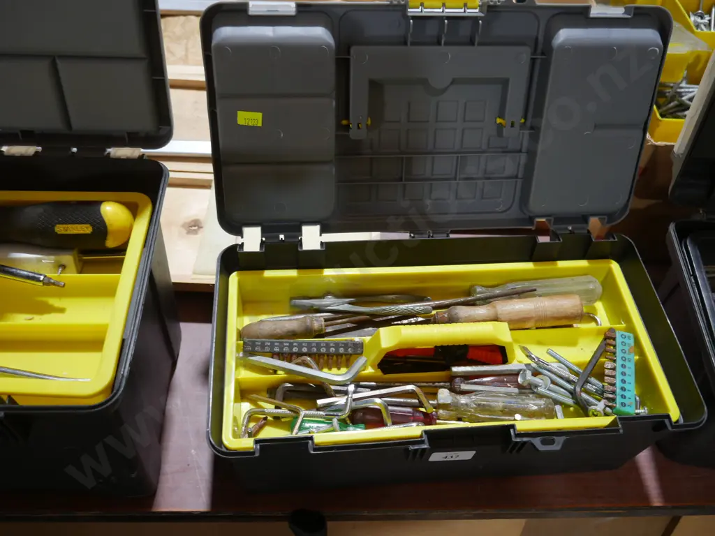 Toolbox and contents Image 1++
