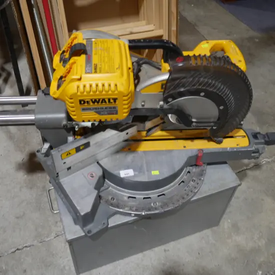 DeWalt battery-powered brushless mitre saw - (No batteries and charger)
