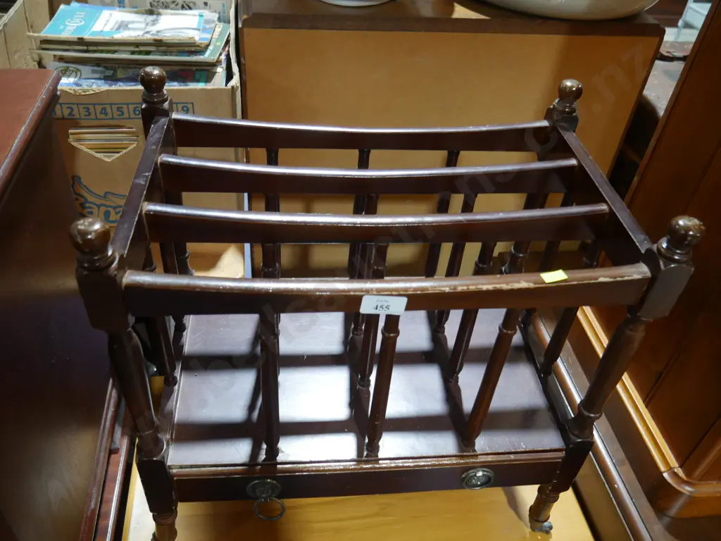 Magazine rack Image 1++